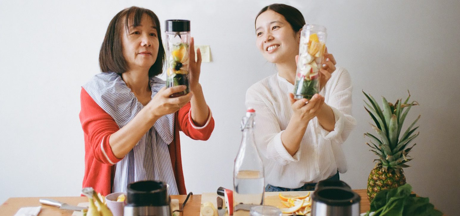 手作りスムージーを飲む朝　haru.×川原好恵【前編】